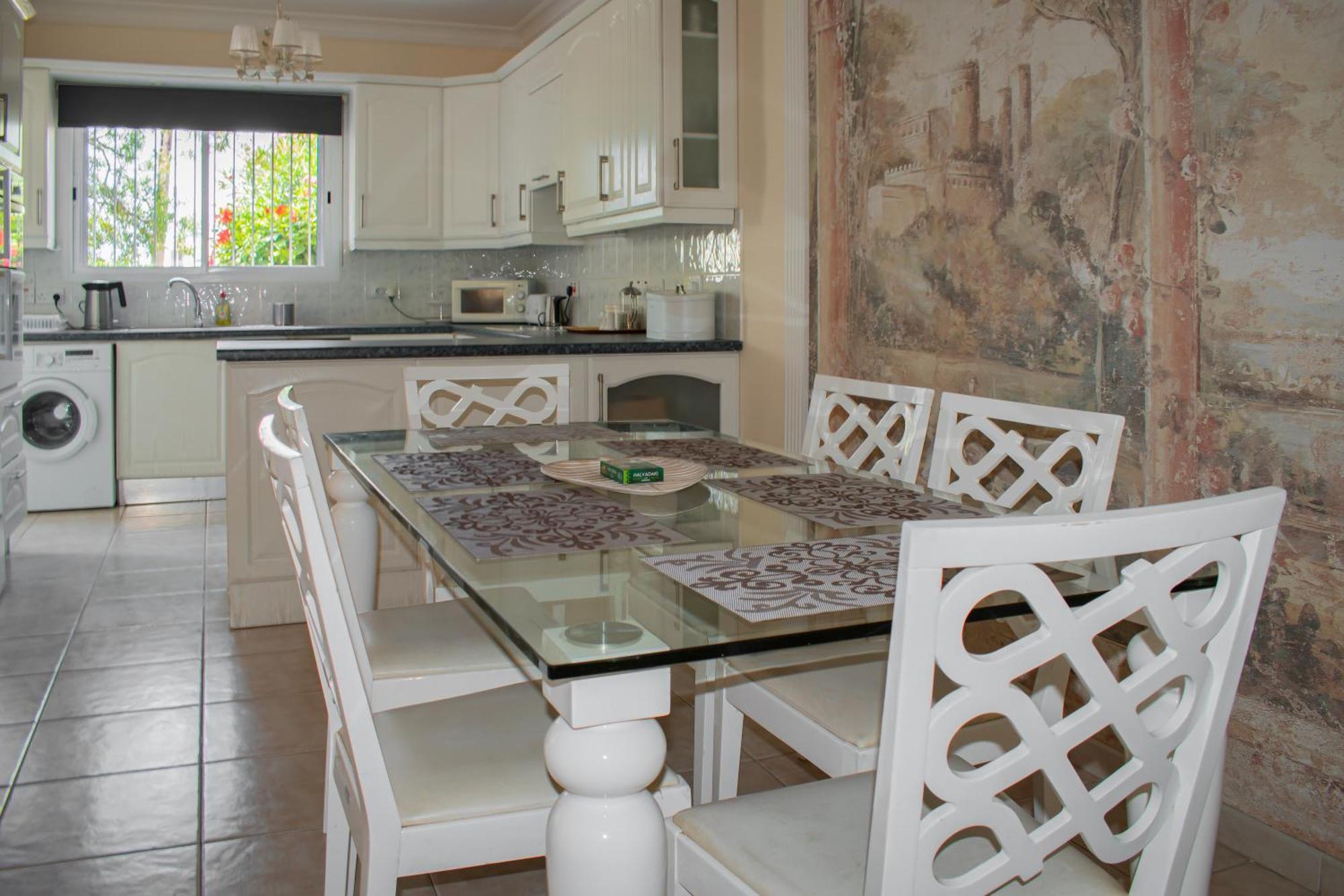 Kings Apartment With Private Garden Paphos Exterior photo