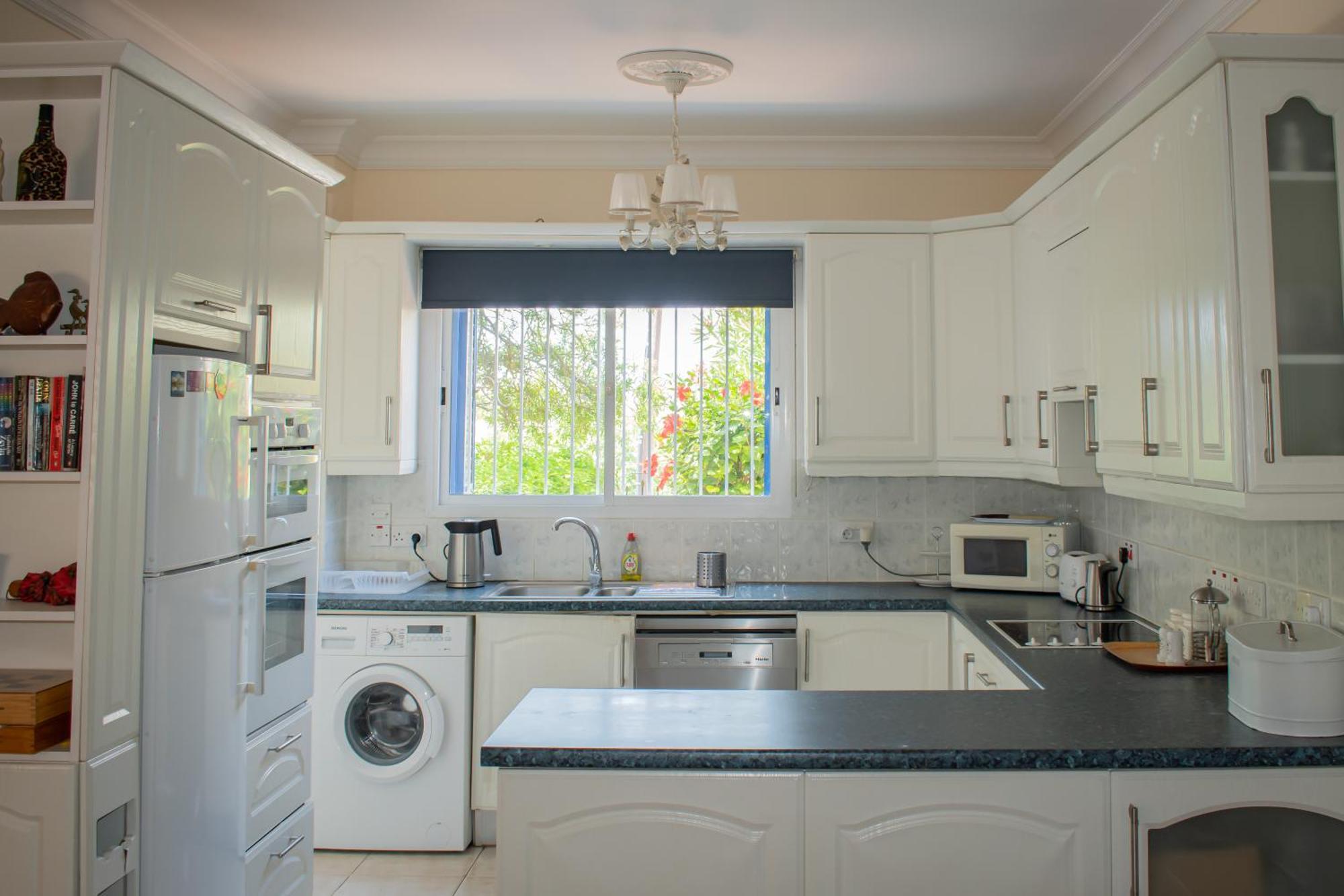 Kings Apartment With Private Garden Paphos Exterior photo