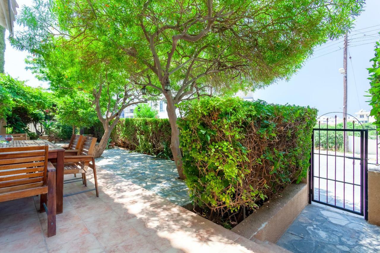 Kings Apartment With Private Garden Paphos Exterior photo